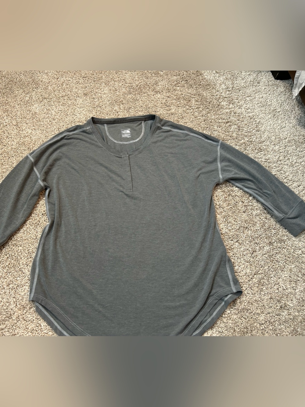 The North Face Women's Gray FlashDry Long Sleeve Henley Top Size Medium